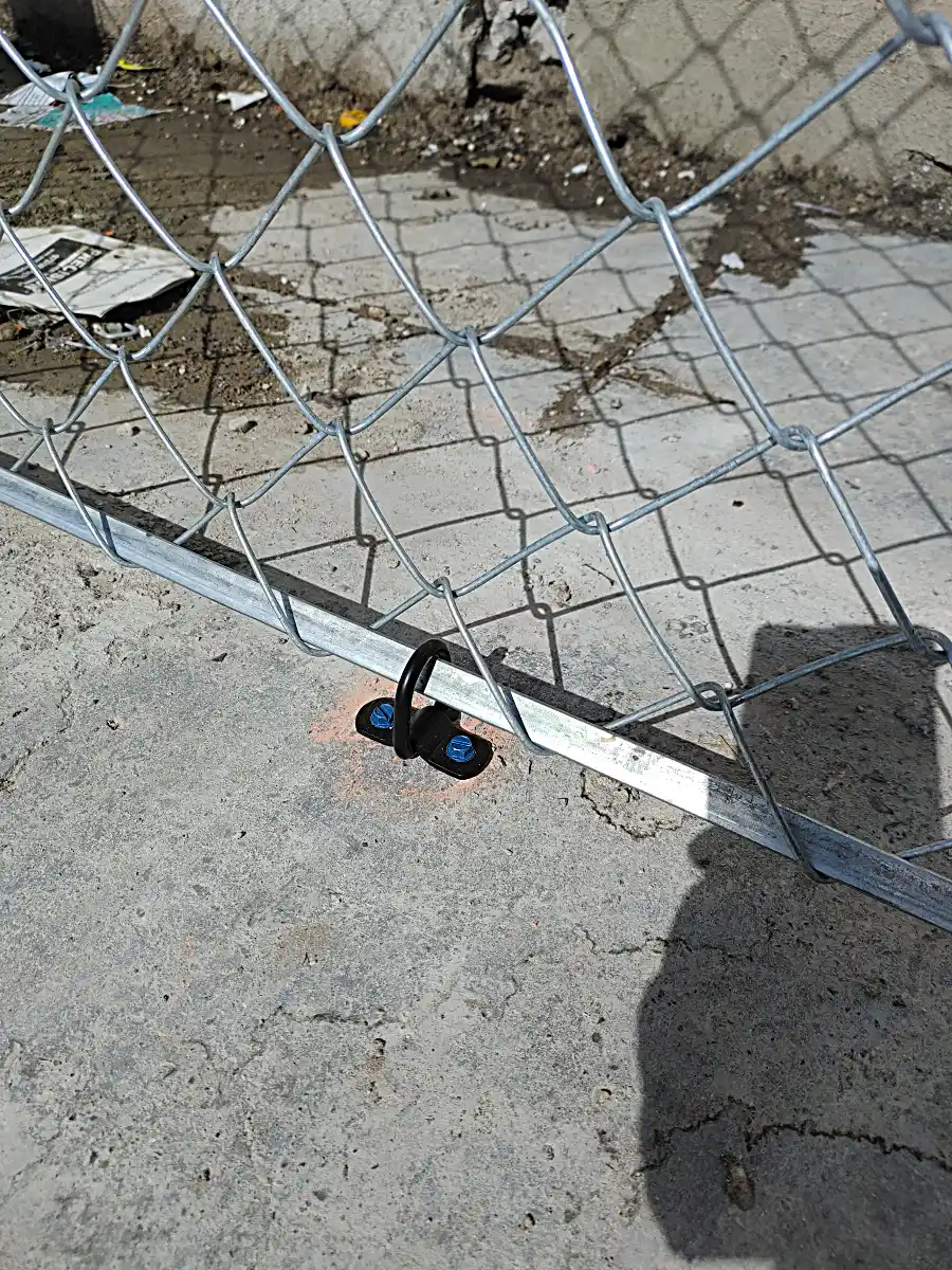 Custom metal fence corner construction